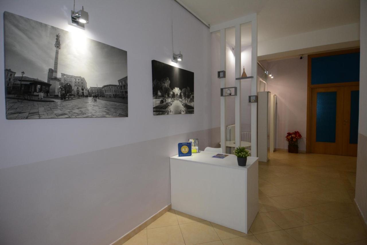Lecce Stazione Centrale Екстериор снимка